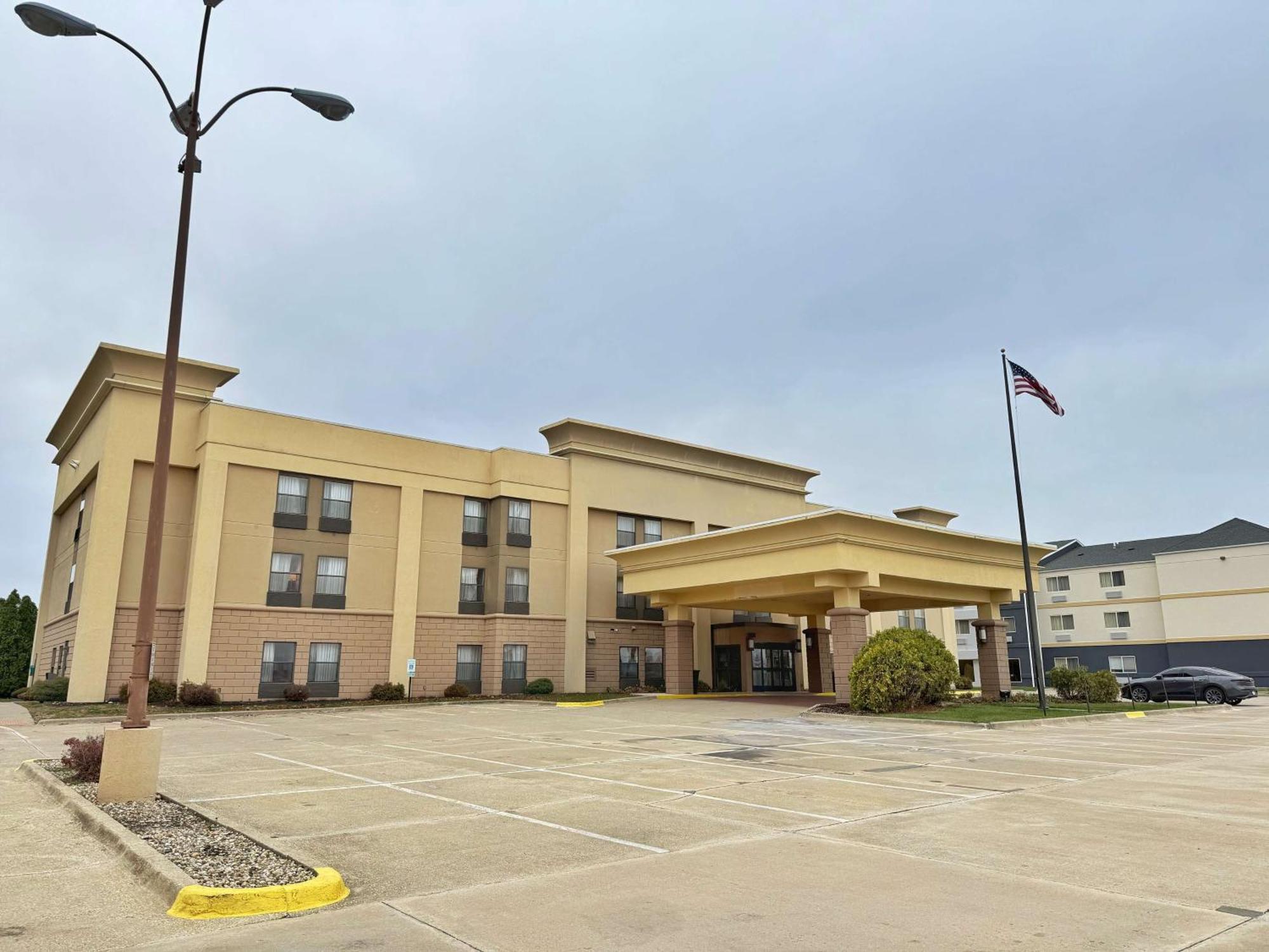 Surestay By Best Western Forsyth Decatur Exterior photo