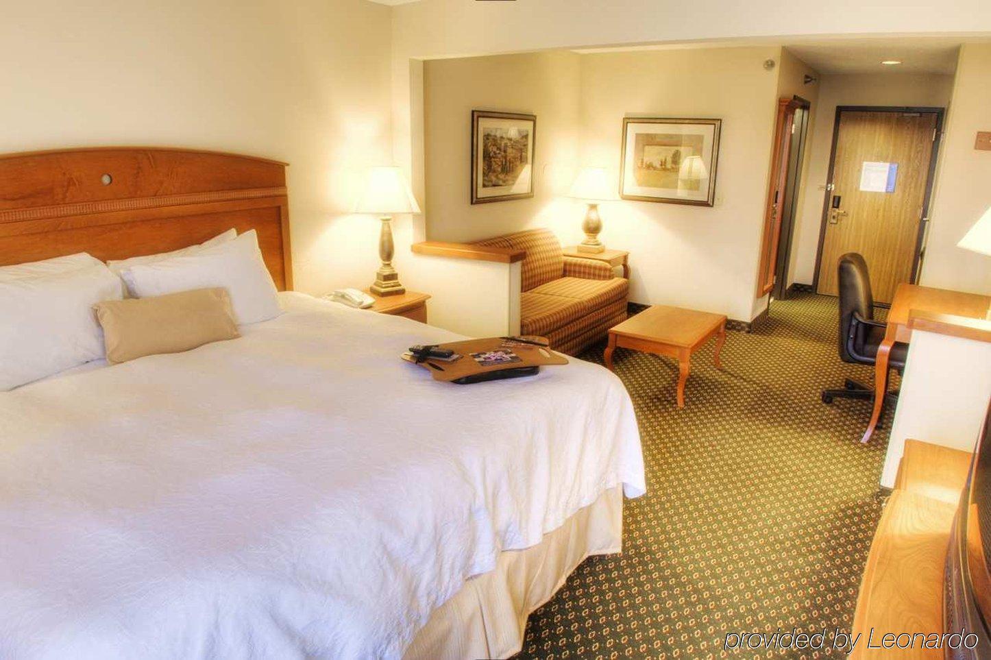 Surestay By Best Western Forsyth Decatur Room photo