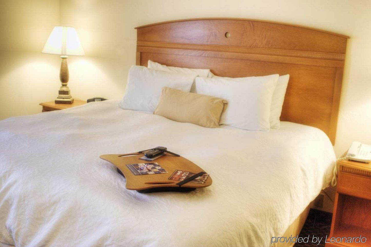 Surestay By Best Western Forsyth Decatur Room photo